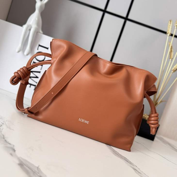 Picture of Loewe Handbags _SKUfw239913325fw